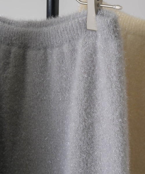 NEUNA（ヌナ）の「【ウエストゴムで歩きやすい】スリット入りラメロングスカート（スカート・レディース・ブラック/アイボリー/グレー・SMALL/FREE）」の19枚目の写真