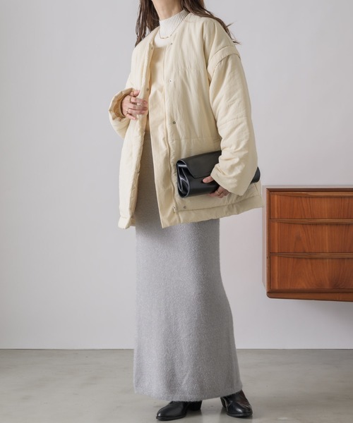 NEUNA（ヌナ）の「【ウエストゴムで歩きやすい】スリット入りラメロングスカート（スカート・レディース・ブラック/アイボリー/グレー・SMALL/FREE）」の12枚目の写真