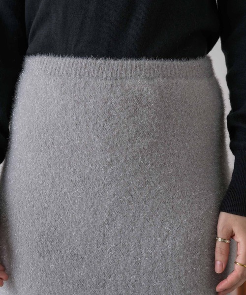 NEUNA（ヌナ）の「【ウエストゴムで歩きやすい】スリット入りラメロングスカート（スカート・レディース・ブラック/アイボリー/グレー・SMALL/FREE）」の15枚目の写真