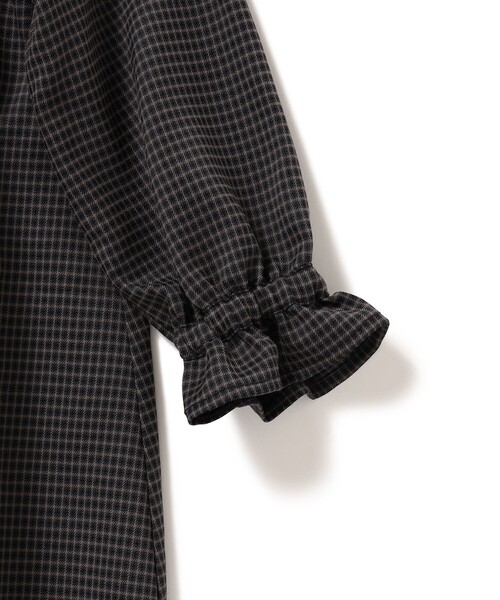 BEAMS mini(ビームスミニ)の「BEAMS mini / スカラップ襟 セレモニー ワンピース(110~130cm)(ワンピース・キッズ・ネイビー/ベージュ・120/110/130)」の17枚目の写真