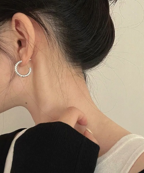 TONE SELECT GOODS（トーンセレクトグッズ）の「【resonance】ハートモチーフ ヴィンテージデザイン シルバー ピアス【マルチウェイ】（ピアス（両耳用）・レディース・シルバー・FREE）」の3枚目の写真