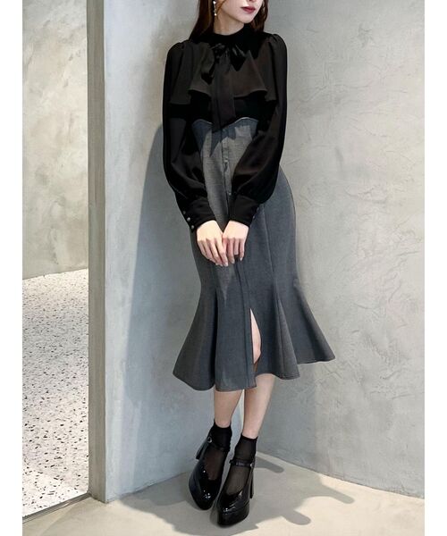 EATME（イートミー）の「ボウタイケープワンピース（ワンピース・レディース・ブラック/その他1/ベージュ・SMALL/MEDIUM）」の3枚目の写真