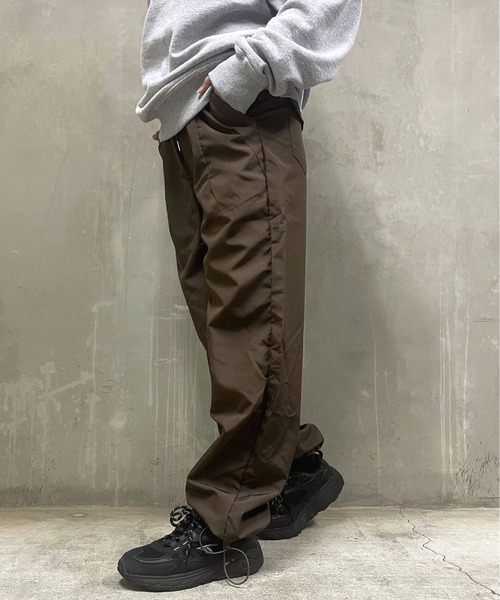 COMON+(コモンプラス)の「スピンドル 付き ワイド シルエット パラシュートパンツ(カーゴパンツ・レディース・ブラック/ブラウン/カーキ・M/L)」の11枚目の写真