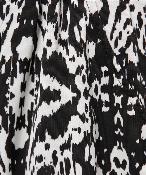 AZUL by moussy（アズールバイマウジー）の「Peベア クロプトバギーパンツ（その他パンツ・レディース・ブラック系その他/ホワイト系その他/ブラック/オフホワイト・MEDIUM/SMALL/LARGE）」の7枚目の写真