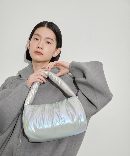 ADAM ET ROPE'（アダムエロペ）の「【サステナブル】ワンハンドルパフバッグ（ハンドバッグ・レディース・グレー/イエロー・FREE）」の16枚目の写真