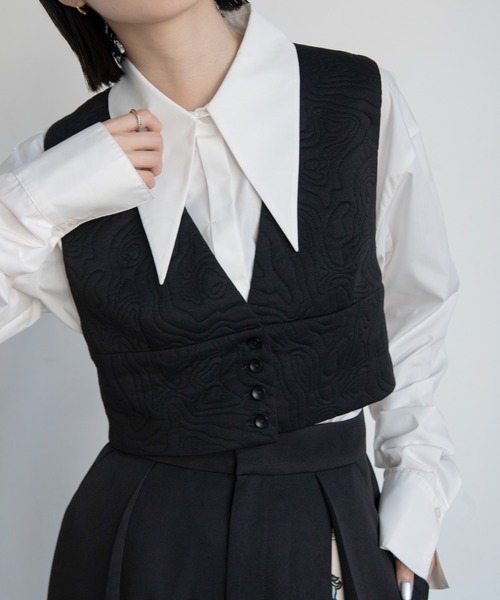 VACANCY(ヴァカンシー)の「カットキルティングウェーブベスト(ベスト・レディース・アイボリー/ブラック・FREE)」の2枚目の写真