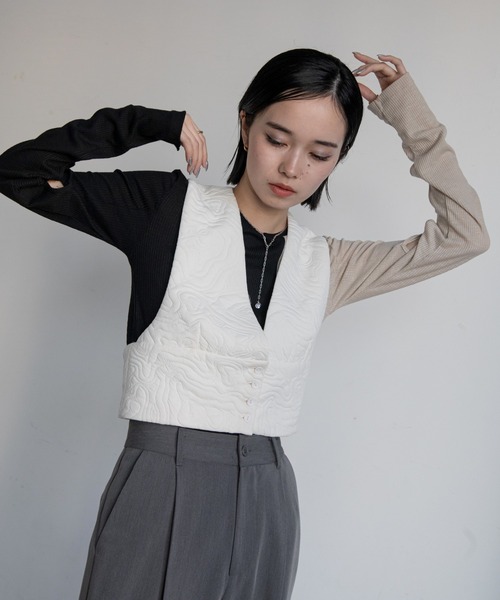 VACANCY(ヴァカンシー)の「カットキルティングウェーブベスト(ベスト・レディース・アイボリー/ブラック・FREE)」の6枚目の写真