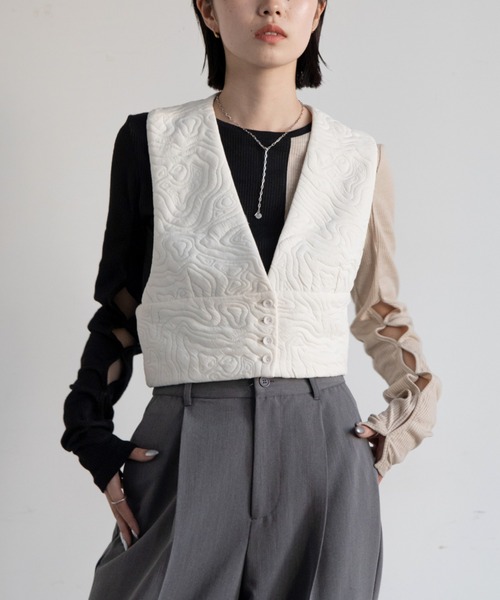 VACANCY(ヴァカンシー)の「カットキルティングウェーブベスト(ベスト・レディース・アイボリー/ブラック・FREE)」の5枚目の写真