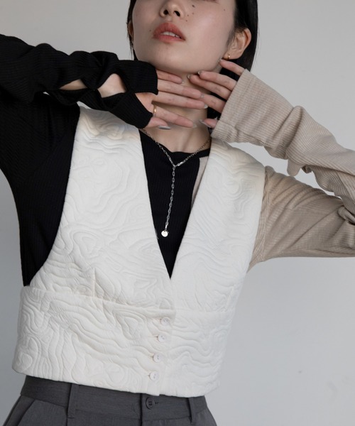 VACANCY(ヴァカンシー)の「カットキルティングウェーブベスト(ベスト・レディース・アイボリー/ブラック・FREE)」の3枚目の写真