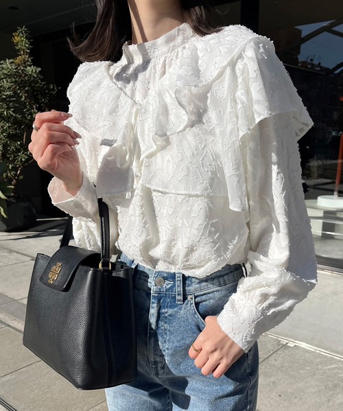 one after another NICE CLAUP(ワンアフターアナザーナイスクラップ)の「カラー取り外しフリルブラウス(シャツ/ブラウス・レディース・ベージュ/グレー/ホワイト・FREE)」の15枚目の写真