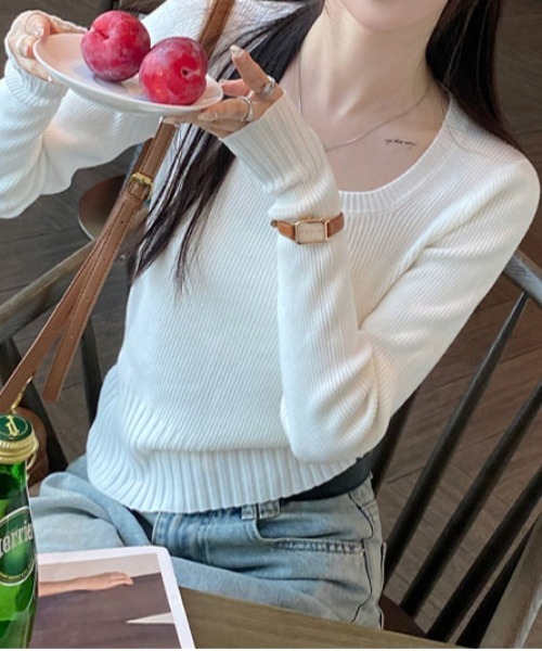 ibeul_（イベール）の「ベーシックスクエアネックニットトップス（ニット/セーター・レディース・ブラック/アイボリー/ベージュ/マスタード/ホワイト・FREE）」の7枚目の写真