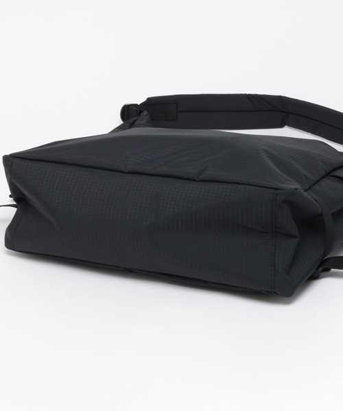 niko and...(ニコアンド)の「リップポケットショルダーバッグ(ショルダーバッグ・メンズ・カーキ/ブラック・FREE)」の12枚目の写真