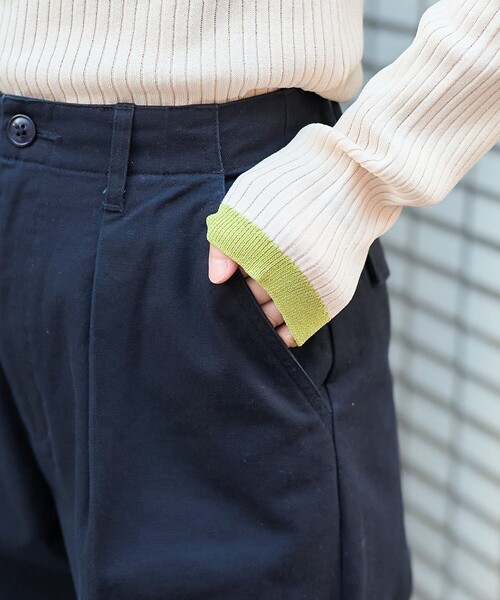 FREAK'S STORE(フリークスストア)の「ロールアップチノ / タック ワイドパンツ(チノパンツ・レディース・オフホワイト/ネイビー/ベージュ・SMALL/MEDIUM)」の10枚目の写真