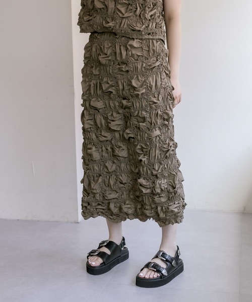 ear PAPILLONNER（イアパピヨネ）の「《セットアップ可》シワ加工スカート【SUM1 STYLE(スミスタイル)】（スカート・レディース・ブラック/アイボリー/カーキ・FREE）」の19枚目の写真