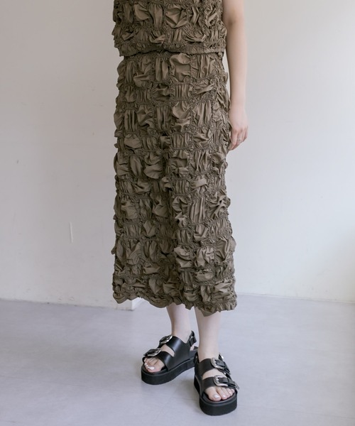 ear PAPILLONNER（イアパピヨネ）の「《セットアップ可》シワ加工スカート【SUM1 STYLE(スミスタイル)】（スカート・レディース・ブラック/アイボリー/カーキ・FREE）」の21枚目の写真