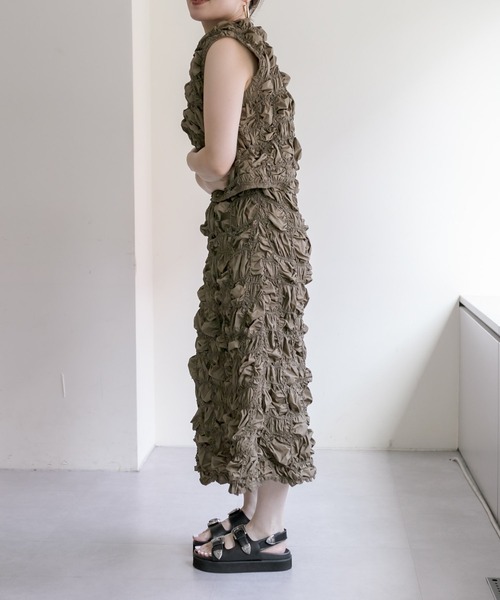 ear PAPILLONNER（イアパピヨネ）の「《セットアップ可》シワ加工スカート【SUM1 STYLE(スミスタイル)】（スカート・レディース・ブラック/アイボリー/カーキ・FREE）」の22枚目の写真