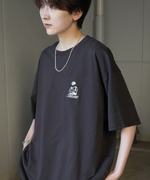 【新品】Tシャツ グレー ワンポイント ロゴ Tシャツ/カットソー(グレー/灰色系・ワンポイント