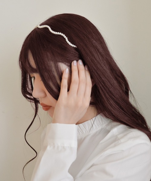 styiro（スタイロ）の「パールデザインカチューシャ（カチューシャ・レディース・ホワイト系その他/ホワイト系その他2/ホワイト系その他4/ホワイト系その他5/ホワイト系その他6/ホワイト系その他3/ホワイト系その他7・FREE）」の2枚目の写真