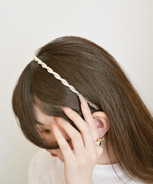 styiro（スタイロ）の「パールデザインカチューシャ（カチューシャ・レディース・ホワイト系その他/ホワイト系その他2/ホワイト系その他4/ホワイト系その他5/ホワイト系その他6/ホワイト系その他3/ホワイト系その他7・FREE）」の3枚目の写真