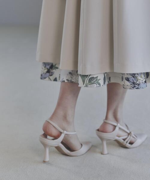 EDIT COLOGNE(エディットコロン)の「ナロークロスストラッフパンプス(パンプス・レディース・ライトグリーン/ベージュ/ブラック・23.0cm/23.5cm/24.0cm)」の3枚目の写真