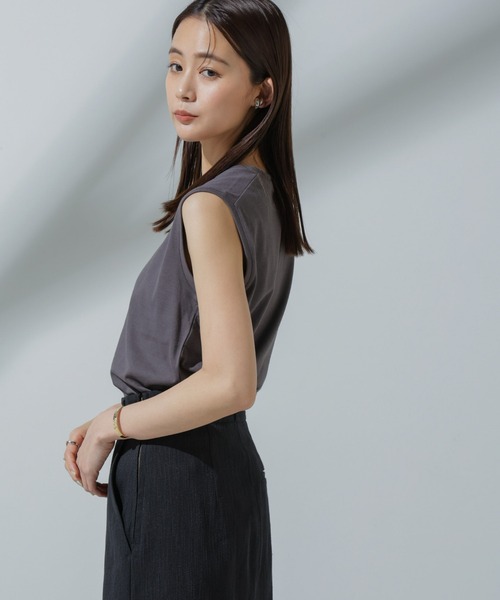 NANO universe（ナノユニバース）の「Anti Soaked(R) 汗染み防止 ノースリーブTシャツ（Tシャツ/カットソー・レディース・チャコール/グレー系その他4/ホワイト/ブラック・S/M）」の21枚目の写真