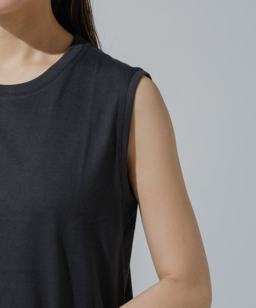 NANO universe（ナノユニバース）の「Anti Soaked(R) 汗染み防止 ノースリーブTシャツ（Tシャツ/カットソー・レディース・チャコール/グレー系その他4/ホワイト/ブラック・S/M）」の6枚目の写真