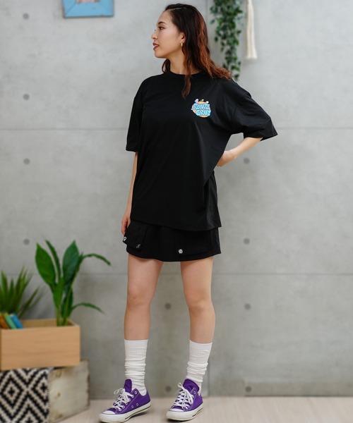 SANTA CRUZ（サンタクルーズ）の「【ムラサキスポーツ限定】SANTACRUZ/サンタクルーズ 半袖ラッシュガード 水陸両用 UVカット オーバーサイズ ユニセックス 502242633（Tシャツ/カットソー・レディース・ブラック/ホワイト・L/M）」の3枚目の写真