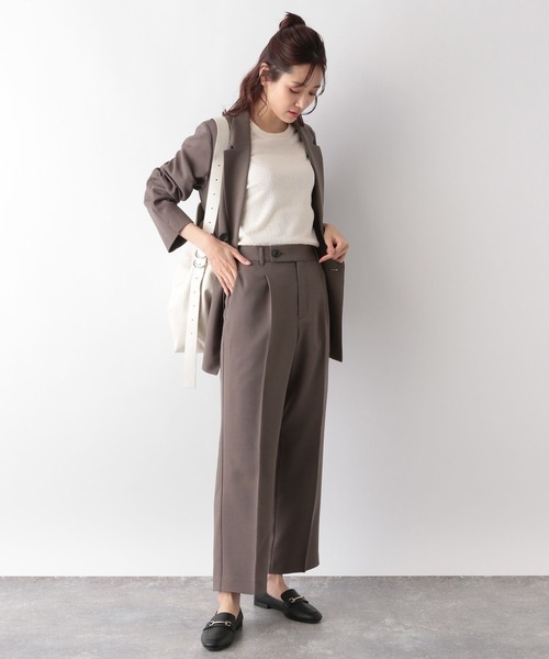 GLOBAL WORK(グローバルワーク)の「MATINEE LINE/シャーリングコンパクトT/108010(Tシャツ/カットソー・レディース・オフホワイト/ライトベージュ/ブラック/ライトブルー・LARGE/MEDIUM)」の6枚目の写真