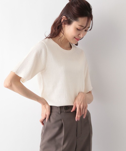 GLOBAL WORK(グローバルワーク)の「MATINEE LINE/シャーリングコンパクトT/108010(Tシャツ/カットソー・レディース・オフホワイト/ライトベージュ/ブラック/ライトブルー・LARGE/MEDIUM)」の8枚目の写真