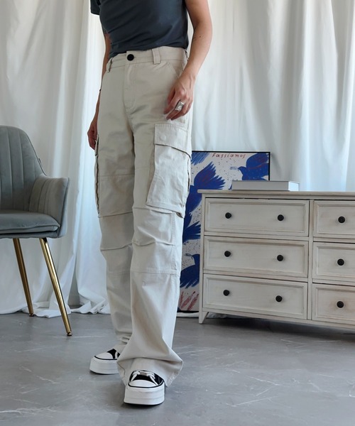 aimoha(アイモハ)の「【Aimoha】ストレートパンツ(その他パンツ・レディース・グリーン/レッド/ベージュ・SMALL/MEDIUM/LARGE)」の1枚目の写真