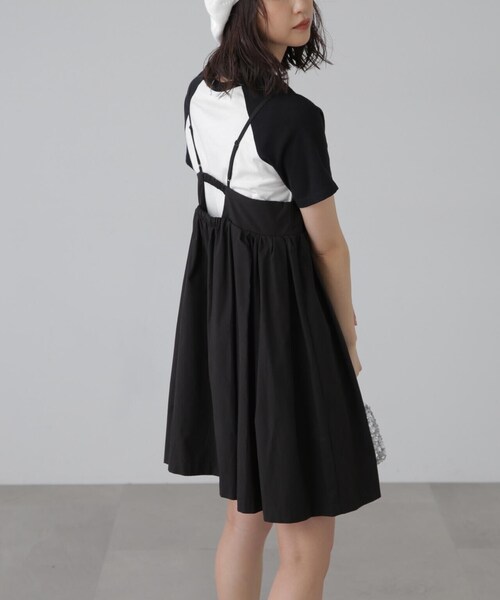 FREE'S MART（フリーズマート）の「コットンタックデザインミニキャミソールワンピース（ワンピース・レディース・ホワイト/ブラック・MEDIUM/SMALL）」の6枚目の写真