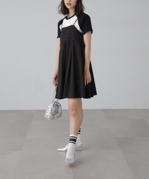 FREE'S MART（フリーズマート）の「コットンタックデザインミニキャミソールワンピース（ワンピース・レディース・ホワイト/ブラック・MEDIUM/SMALL）」の10枚目の写真