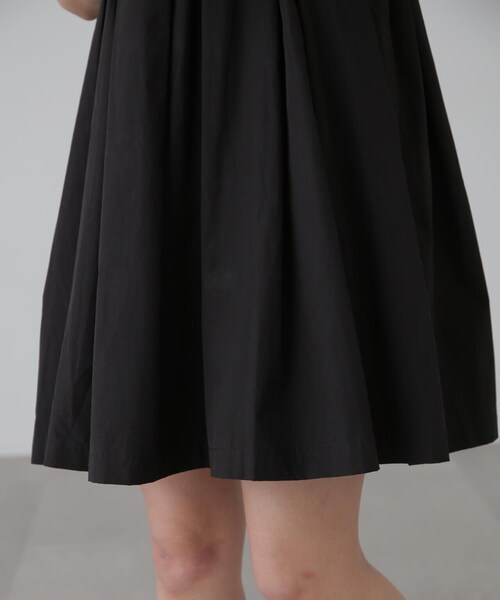 FREE'S MART（フリーズマート）の「コットンタックデザインミニキャミソールワンピース（ワンピース・レディース・ホワイト/ブラック・MEDIUM/SMALL）」の14枚目の写真