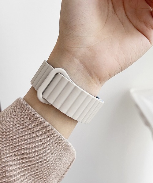 LUON(ルオン)の「LUON / Apple Watch Band / 磁気式アップルウォッチ バンド(デジタル腕時計・レディース・グリーン系1/パープル系2/ホワイト系1/ホワイト系2/ブラウン系1/レッド系1/ブラック系1/グリーン系2/パープル系1/グレー系1/イエロー系1/ピンク系1/ピンク系2/ブルー系1・A/B)」の19枚目の写真