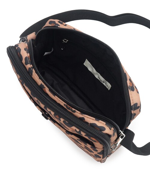 SHOO・LA・RUE(シューラルー)の「◆【撥水】クルミボタンスクエアショルダー(ショルダーバッグ・レディース・スモーキーグリーン系/ブラウン系4/イエロー/ブラック・00)」の13枚目の写真