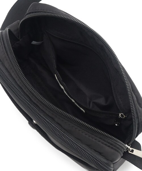 SHOO・LA・RUE(シューラルー)の「◆【撥水】クルミボタンスクエアショルダー(ショルダーバッグ・レディース・スモーキーグリーン系/ブラウン系4/イエロー/ブラック・00)」の19枚目の写真