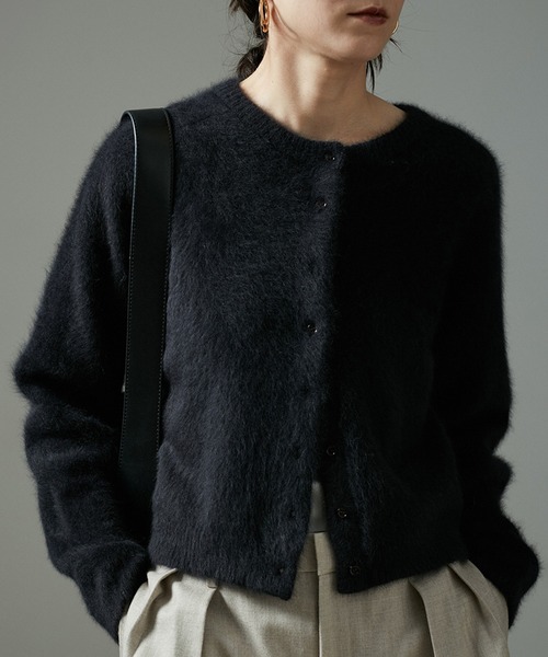 SALON adam et rope'（サロン アダム エ ロペ）の「フォックスカシミアクルーネッククロップドカーディガン（カーディガン/ボレロ・レディース・ブラック/ブルー系その他4/ライトグレー・FREE）」の21枚目の写真