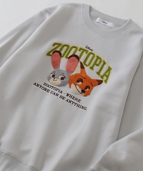 Disney(ディズニー)の「【Disney/ディズニー】アートワークデザイン 裏起毛 サガラ刺繍 クルーネック スウェット トレーナー(スウェット・レディース・ベージュ/ネイビー/グリーン/ライトグレー・M/L)」の11枚目の写真