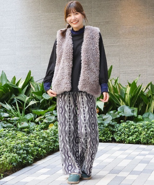 チチカカ（チチカカ）の「キカ柄ニットパンツ（その他パンツ・レディース・ネイビー/グリーン/ブラック・FREE）」の4枚目の写真