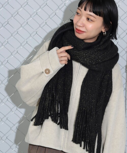 BEAMS HEART（ビームスハート）の「ラメ糸ミックス ストール（ストール/ショール・レディース・ブルー/ブラック/ホワイト系その他5/パープル/オフホワイト/ブラウン・ONE SIZE）」の4枚目の写真