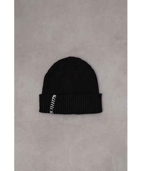 AZUL by moussy（アズールバイマウジー）の「ブランケットステッチニットキャップ（ニットキャップ/ビーニー・レディース・マジェンタ/ブラック・FREE）」の4枚目の写真