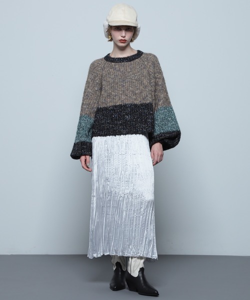 CREOLME(クレオルム)の「(CREOLME)バイカラークロップドニット(ニット/セーター・レディース・ブラック/レッド・FREE)」の3枚目の写真