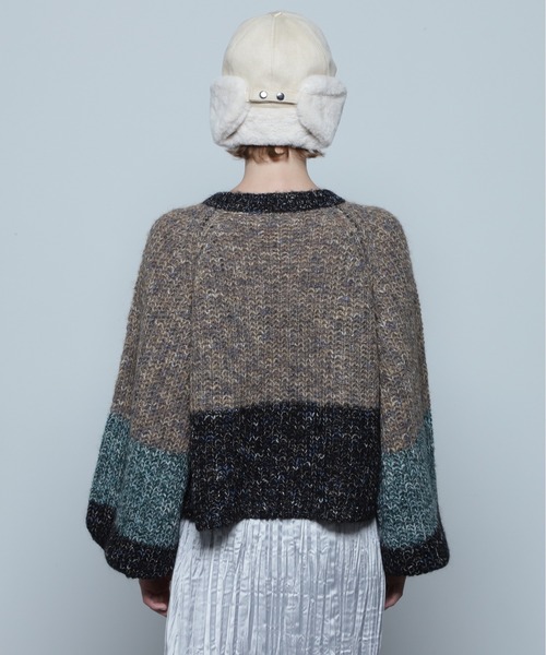 CREOLME(クレオルム)の「(CREOLME)バイカラークロップドニット(ニット/セーター・レディース・ブラック/レッド・FREE)」の8枚目の写真