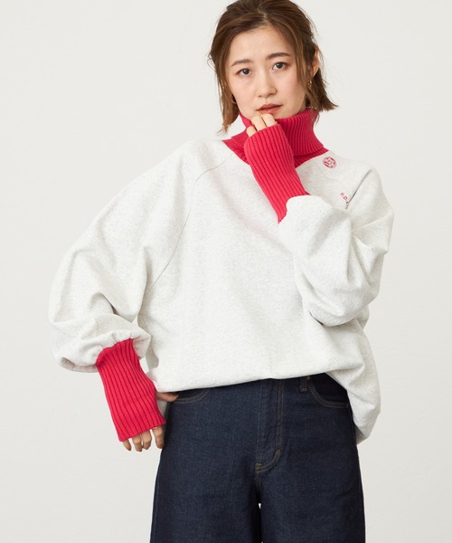 Lee（リー）の「Lee/リー リブタートルネック ２トーンスウェット ルーズシルエット バルーンスリーブ（スウェット・レディース・レッド/グリーン/ピンク/ピンク系その他/グリーン系その他/オフホワイト・MEDIUM）」の5枚目の写真