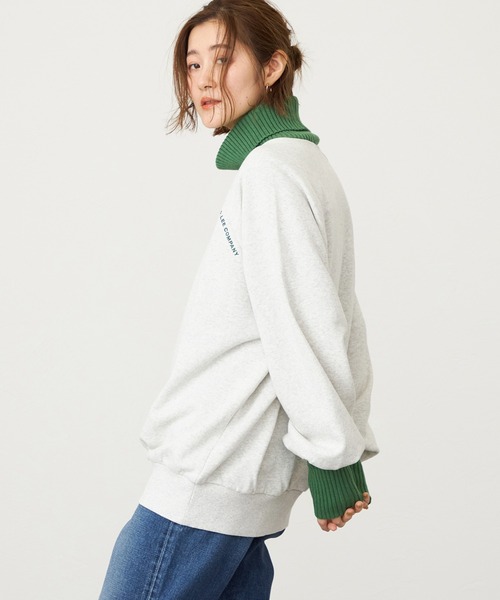 Lee（リー）の「Lee/リー リブタートルネック ２トーンスウェット ルーズシルエット バルーンスリーブ（スウェット・レディース・レッド/グリーン/ピンク/ピンク系その他/グリーン系その他/オフホワイト・MEDIUM）」の7枚目の写真