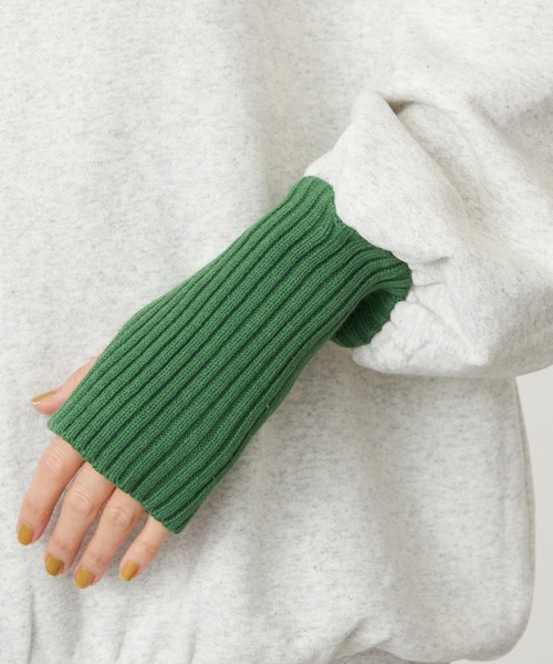 Lee（リー）の「Lee/リー リブタートルネック ２トーンスウェット ルーズシルエット バルーンスリーブ（スウェット・レディース・レッド/グリーン/ピンク/ピンク系その他/グリーン系その他/オフホワイト・MEDIUM）」の11枚目の写真