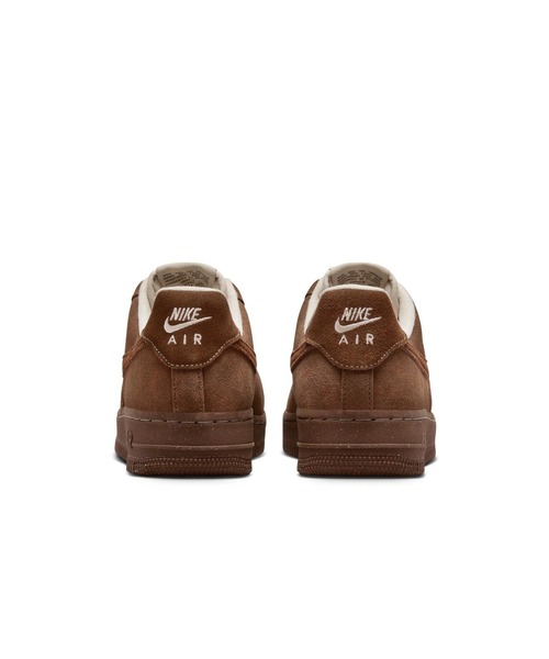 NIKE(ナイキ)の「W AIR FORCE 1 '07 FQ8901-259(スニーカー・レディース・ブラウン・22.5cm/23.0cm/23.5cm/24.0cm/24.5cm/25.0cm/25.5cm/26.0cm/26.5cm/27.0cm/27.5cm/28.0cm/28.5cm/29.0cm/22.0cm)」の10枚目の写真