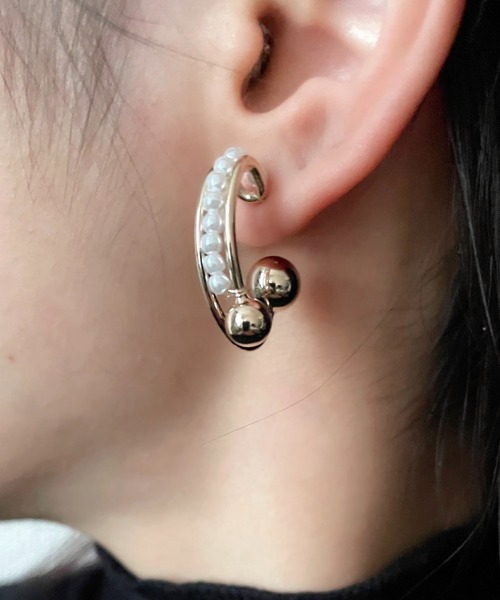 ciite'(シーテ)の「小粒パール×ボールニュアンス ピアス (両耳用)(ピアス(両耳用)・レディース・シルバー/ゴールド・FREE)」の4枚目の写真