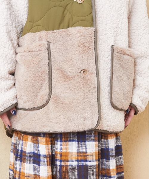 CUBE SUGAR(キューブシュガー)の「ボア×ファー×キルトミックス切替ビッグコート(ミリタリージャケット・レディース・ナチュラル/ブラック/ブラウン・M)」の20枚目の写真