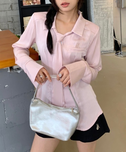 gossip！ロサンゼルス（ゴシップロサンゼルス）の「タイデザインストライプシャツ（シャツ/ブラウス・レディース・ブルー/ピンク・S/M）」の2枚目の写真